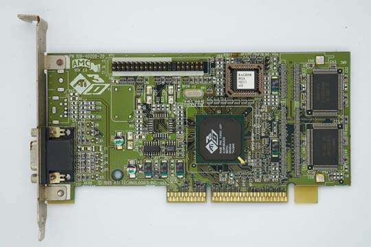 Compaq ATI Rage Pro Turbo 8MB 显示卡（ATI Rage Pro Turbo芯片）